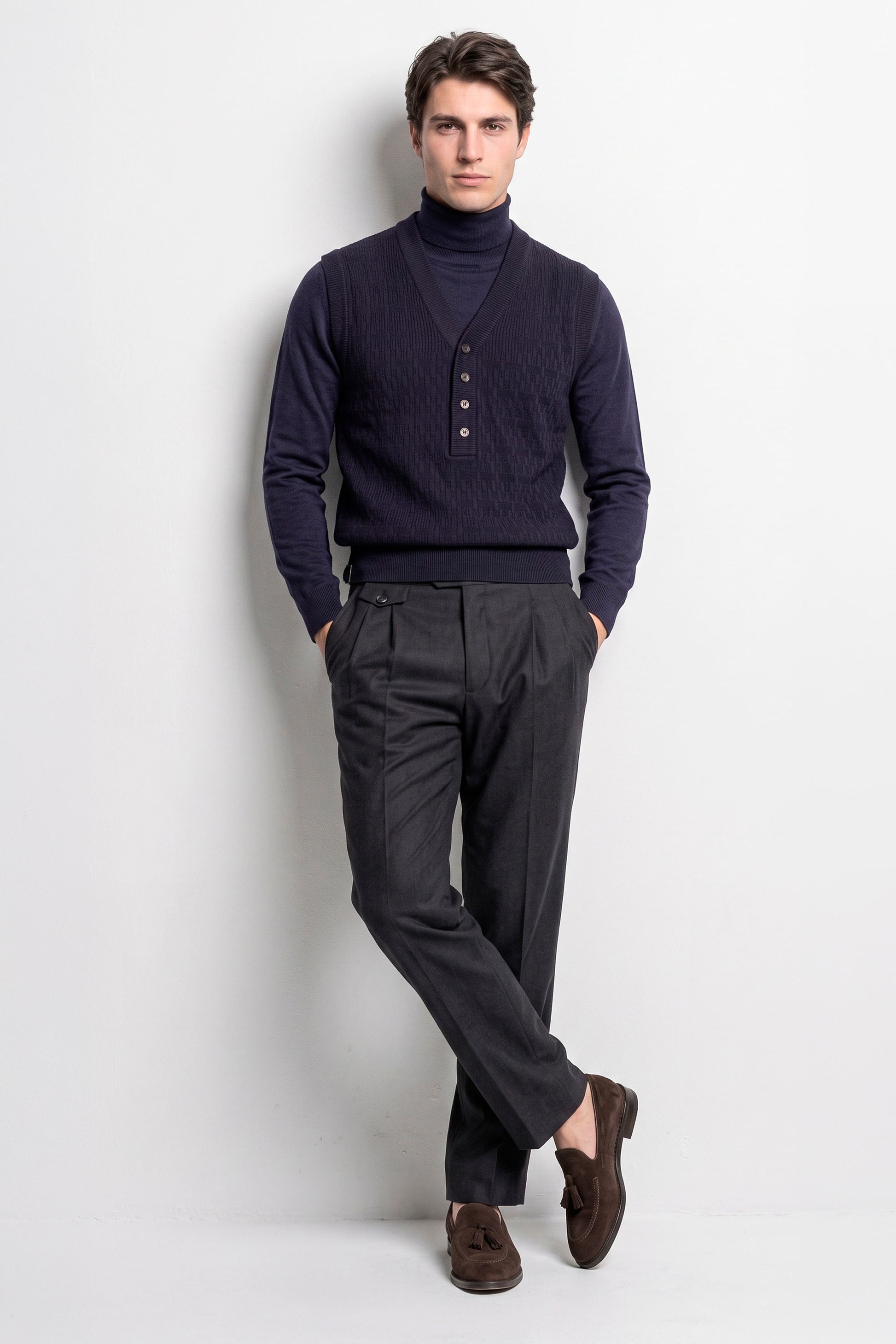 Pure Merino Wool V-Neck Vest - MONTEZEMOLO