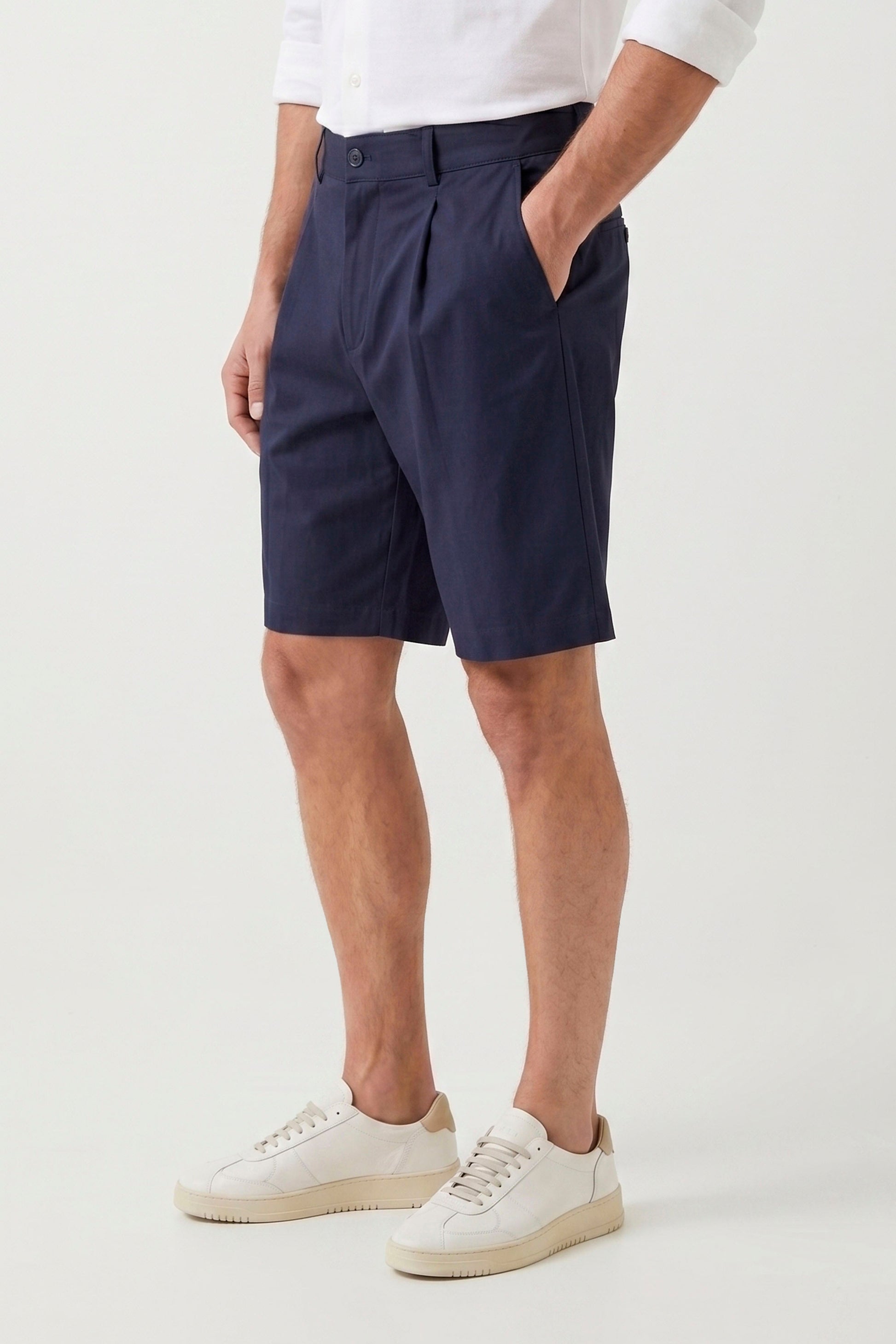 ZMART Single-Pleat Bermuda Shorts - MONTEZEMOLO